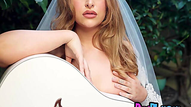 Big ass bride exposed her amazing body while posing in hot wedding dress