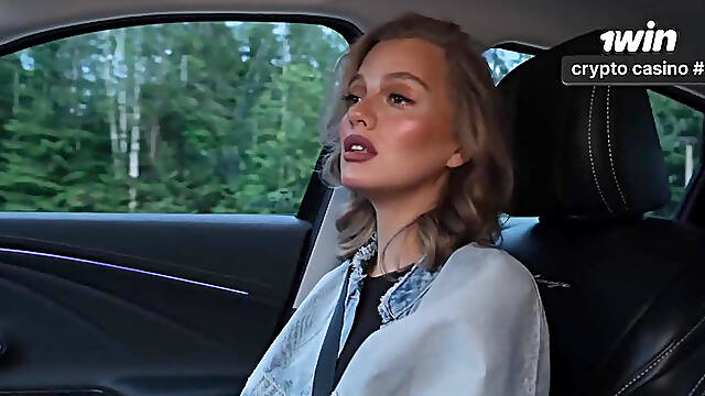 Taxi Driver Fills Her Mouth with Cum – She Forgot Her Wallet