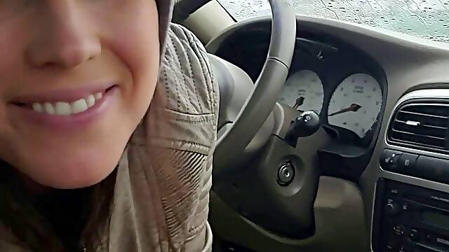 Amateur mouth cumshot outdoor