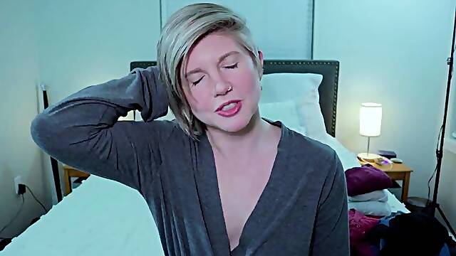 HousewifeGinger – Cum in Mommy