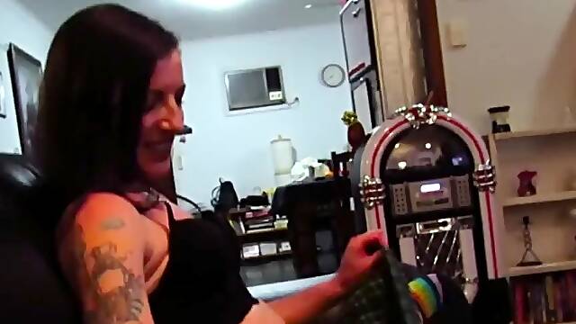 Daddy’s girl begs for a big creampie