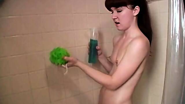Hot amateur webcam teen masturbates for their fans