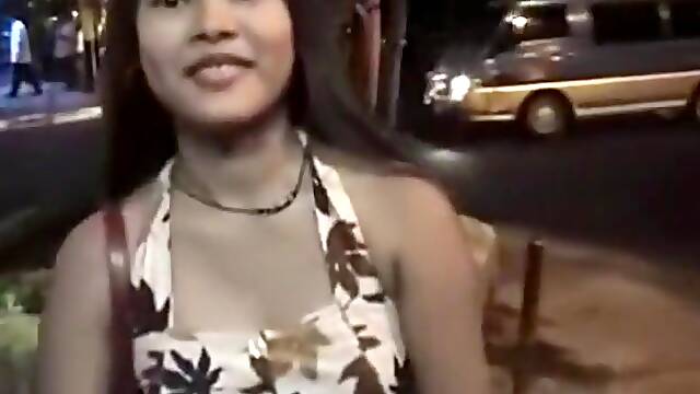 Pattaya girls ella and anna have a threesome with a party guy