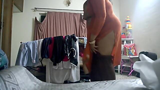 Salma Bhabhi Changing MMS