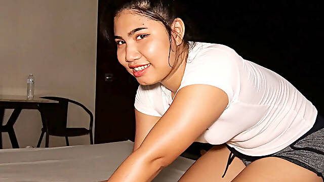 Thai masseuse gives happy ending blowjob