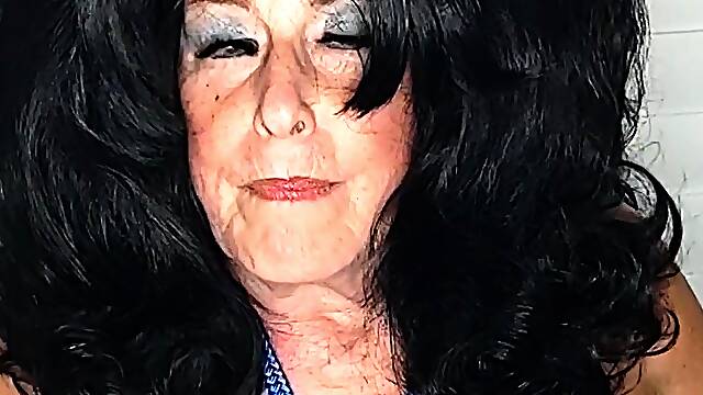 Amateur hottie solo masturbation