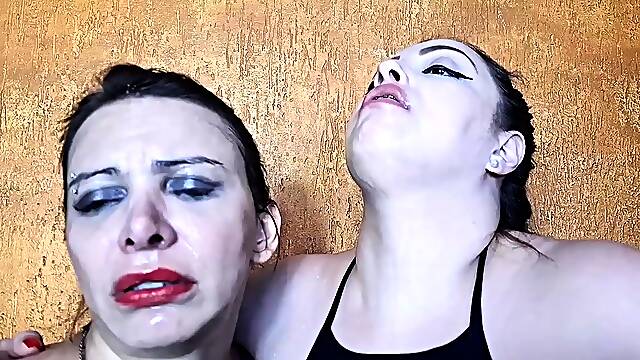 GODDESS SCARLET WHITE - Bbw Goddess Licking A Milf Faces By