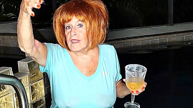 Big boobs milf masturbates with her dildo