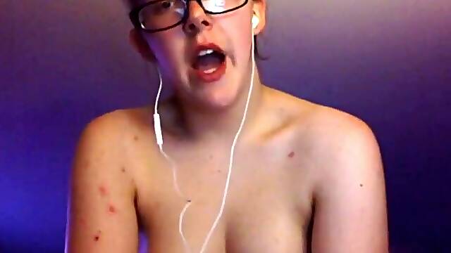 LayLay And The Skype Call