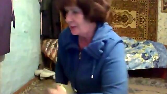 Hot russian mature vera play on skype