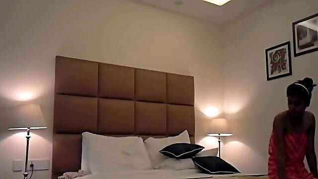 New Delhi Teen Simrat Kaur Hotel MMS