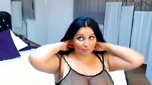 Sarah Doll Arab webcam model 5