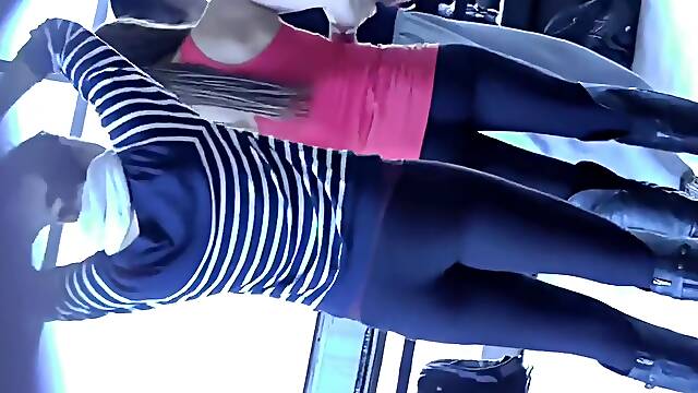Candid teen cheerleaders dancing in leggings