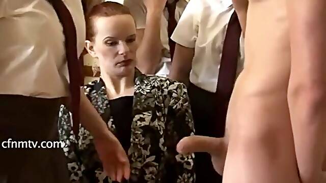 Jongens gebruikt om biologie te onderwijzen voor Meisjes st.dunstan -CFNM