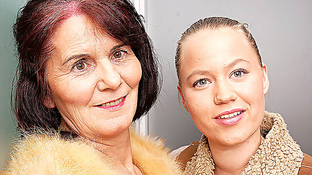 Naughty Mature Lesbian Catches A Hot Young Babe In The Shower - MatureNL