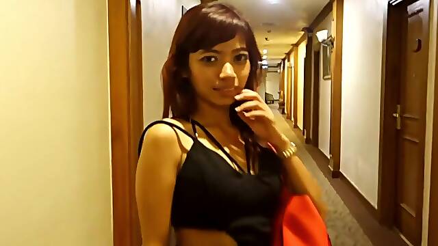 Linda: A very cute Malaysian - Videos - JohntronX