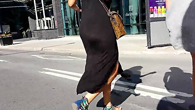 Candid white chick omg hot jiggle in dress!!!