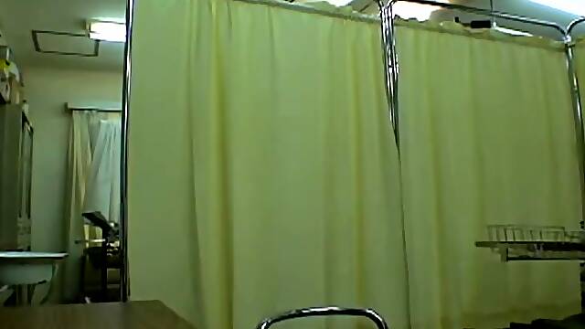 Nice butt Asian slut takes a perverted and hot Gyno exam