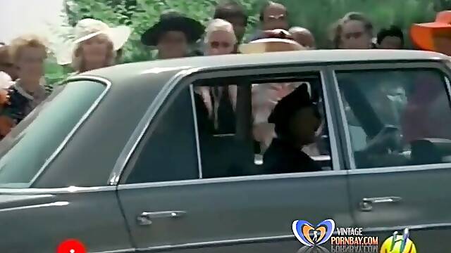 La nuora giovane (1975) italy vintage movie intro