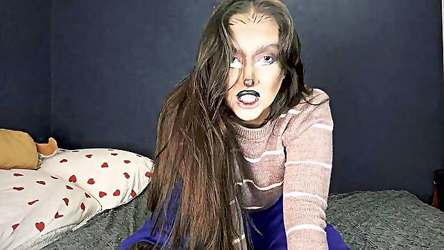 Brunette JessLux Dirty-Talks Her Wild Werewolf Transformation Under the Full Moon