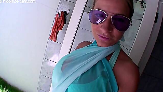 NICOLE24 - Take a shower in pantyhose and heels and give a blowjob!