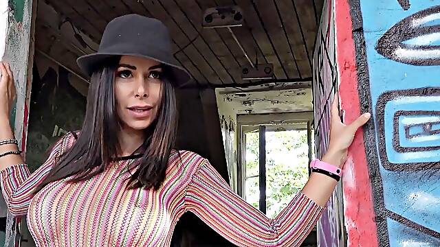 Jessy Jey Screams Ecstatically During Brutal Outdoor Street Casting Anal Pounding in German Scout