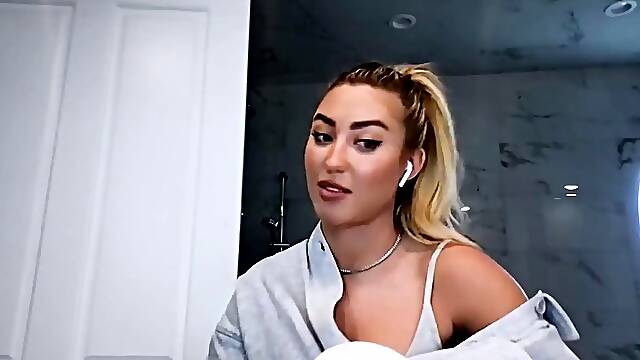 Blonde Stefanie Knight Eagerly Opens Her DMS For Lusty Guys