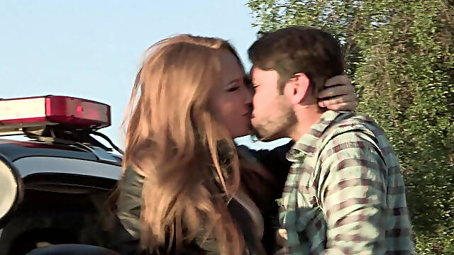Police officer Carter Cruise wants a sex bribe