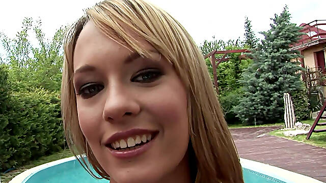 Flexible teen angel Blue Angel masturbates by the pool
