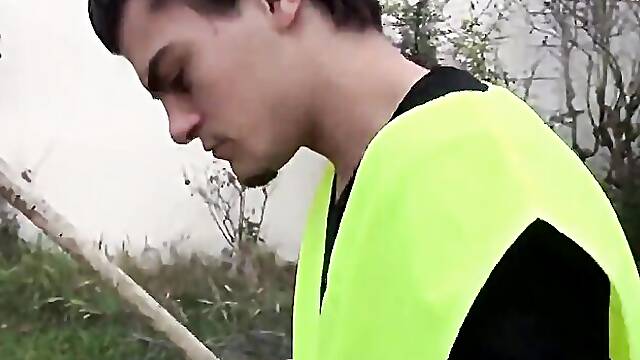 French Mature Sophie Fucked By The Gardener