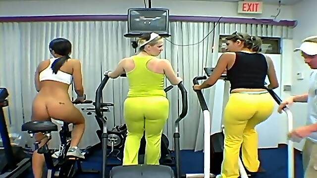 Get ready to sweat as Natalia Woods and Sophia Castello work out their big, beautiful behinds. These gorgeous babes are ready to show off their passion for fitness and flaunt their amazing curves...