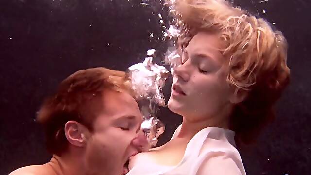 Fantastic Underwater Sex - Taylor Dare