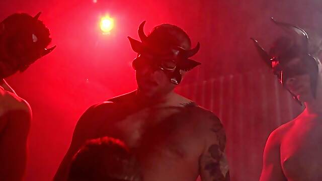 Assfucking gay hunk blindfolded for orgy
