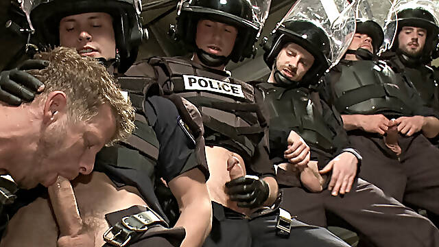 Lockup, Cell Extraction & Prison Gang Fuck