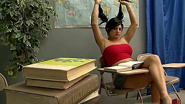 Stephanny Tricks in Shemale Reform School #05