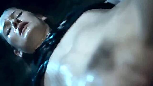 Tiffany Tatum gets her holes penetrated and cumflated by plant monster