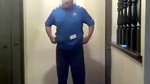 I ordered a pizza and ended up sucking the delivery guys dick