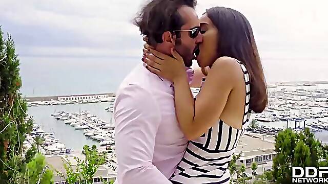 Miguel Zayas and Ginebra Belluci like to have sex outdoors, as often as it is possible