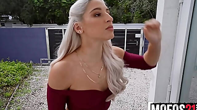 Girl Fight Ends in Lesbian Sex With Abella Danger Geting Multiple Squirting Orgasms - MOFOS21