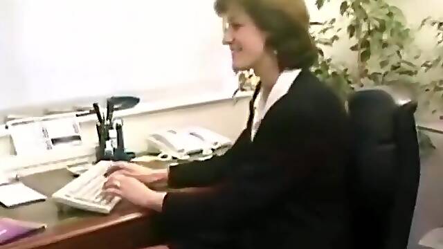 PEE SECRETARY
