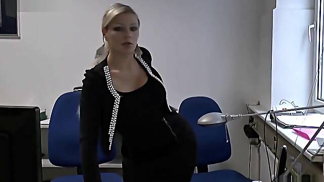 Selina-666 - Das Geheimniss der Burofotze (new)