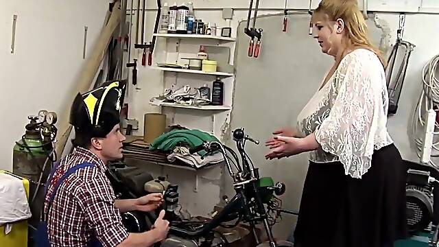 I LOVE Huge Hanging Tits 1120 Classic