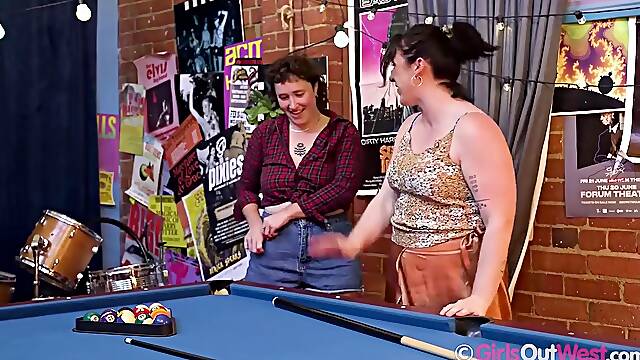 Charlie Chaos And Max Peach - Billiards