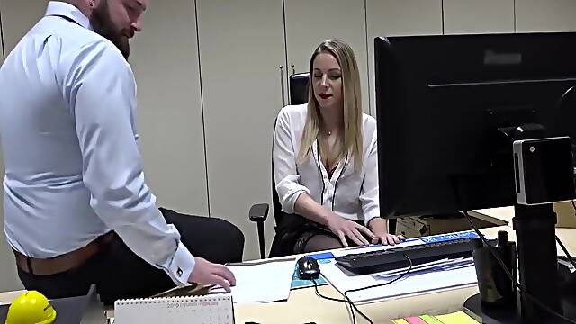 Dutch Secretary Milf Fucked In The Office