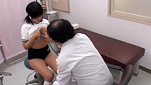 Asian gyno video with pussy examined by the gynecologist