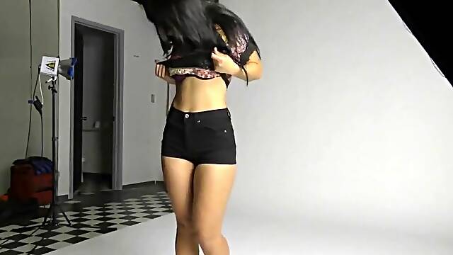 Singapore cute girl nude photoshoot
