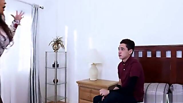 Affair with neighbor mature anty and littel boy