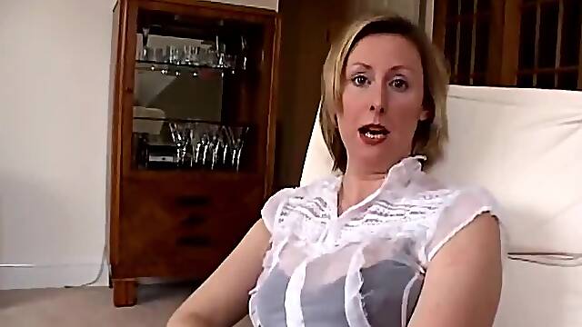 Lara Latex French Maid Role Play