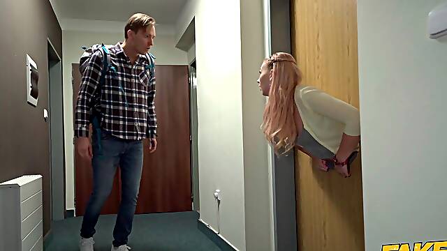 Two guys team up to fuck stuck hottie Jenny Wild - threesome