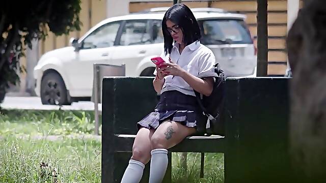 Big ass 18 year old collegegirl gets caught by stranger